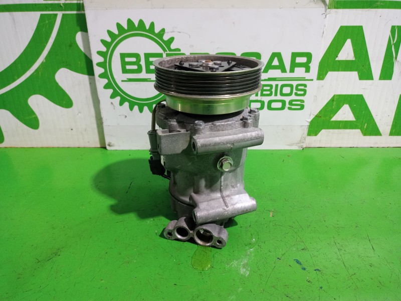 Recambio de compresor aire acondicionado para renault kangoo profesional referencia OEM IAM 8200953359  