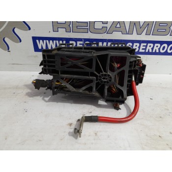Recambio de caja reles / fusibles para opel astra h ber. 1.7 16v cdti referencia OEM IAM 13206748  