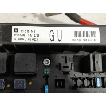 Recambio de caja reles / fusibles para opel astra h ber. 1.7 16v cdti referencia OEM IAM 13206748  