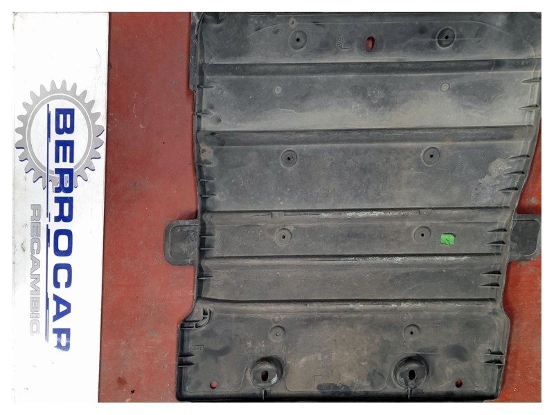 Recambio de cubrecarter para audi a3 sportback (8va) referencia OEM IAM 5Q0825230  