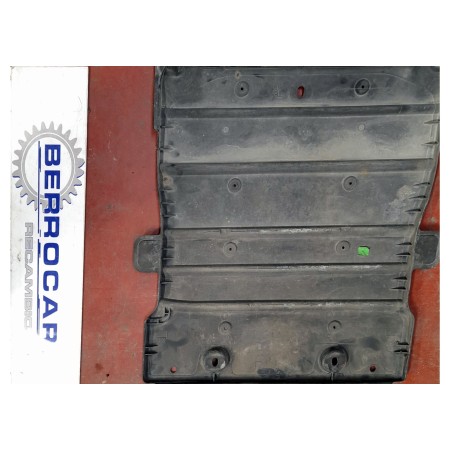 Recambio de cubrecarter para audi a3 sportback (8va) referencia OEM IAM 5Q0825230  