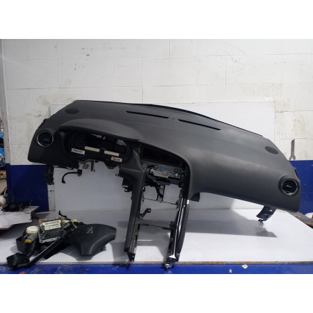 Recambio de kit airbag para peugeot 3008 style referencia OEM IAM 824705  