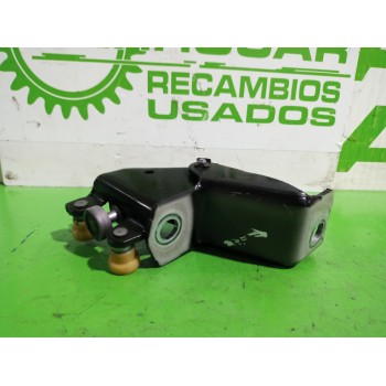 Recambio de soporte / guia puerta corredera para renault kangoo profesional referencia OEM IAM 497637G  