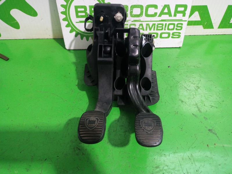 Recambio de pedalera para lancia ypsilon (101) 1.3 multijet 16v argento (10.2006) referencia OEM IAM 3808430008  