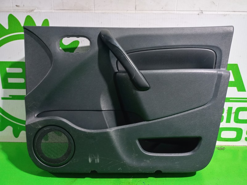 Recambio de guarnecido puerta delantera derecha para renault kangoo profesional referencia OEM IAM 8200618589  