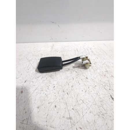 Recambio de enganche cinturon trasero izquierdo para volkswagen passat b5.5 (3b3) 1.9 tdi referencia OEM IAM 3B0857740D  