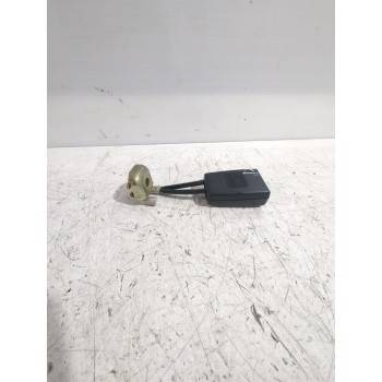 Recambio de enganche cinturon trasero izquierdo para volkswagen passat b5.5 (3b3) 1.9 tdi referencia OEM IAM 3B0857740D  