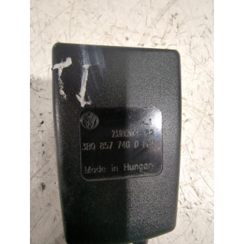 Recambio de enganche cinturon trasero izquierdo para volkswagen passat b5.5 (3b3) 1.9 tdi referencia OEM IAM 3B0857740D  