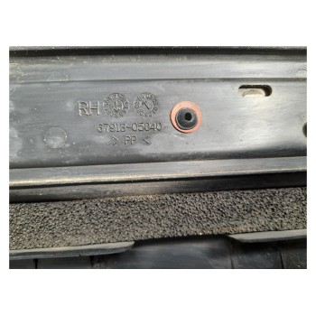 Recambio de moldura lateral para toyota avensis berlina (t25) 1.8 16v cat referencia OEM IAM 67913 05040  