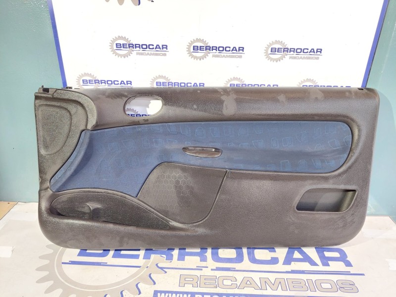 Recambio de guarnecido puerta delantera derecha para peugeot 206 berlina referencia OEM IAM 9638327977  