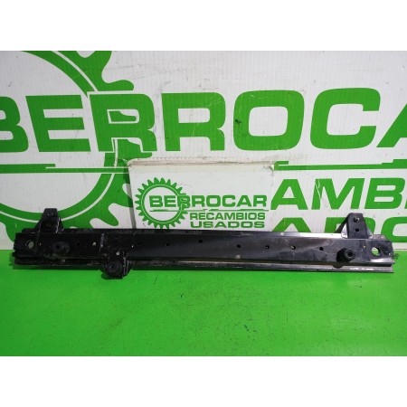 Recambio de travesaño inferior para renault kangoo profesional referencia OEM IAM 8200431050  