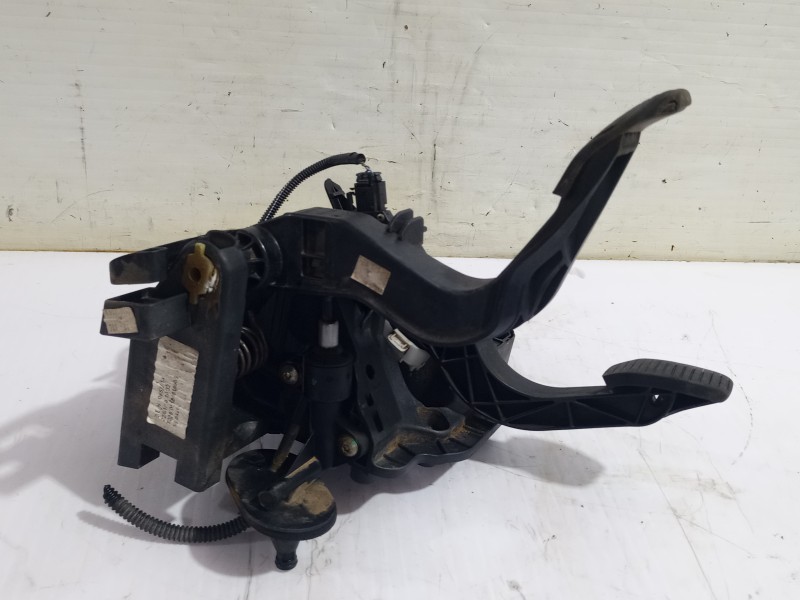 Recambio de pedalera completa para peugeot bipper tepee basis referencia OEM IAM 1611919180  