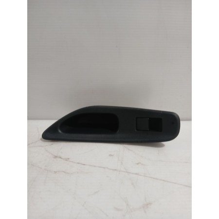 Recambio de mando elevalunas trasero derecho para toyota yaris (_p21_, _pa1_, _ph1_) 1.5 hybrid (mxph11) referencia OEM IAM 8481