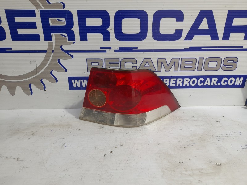 Recambio de piloto trasero derecho para opel astra h ber. 1.7 16v cdti referencia OEM IAM 43240748RH  