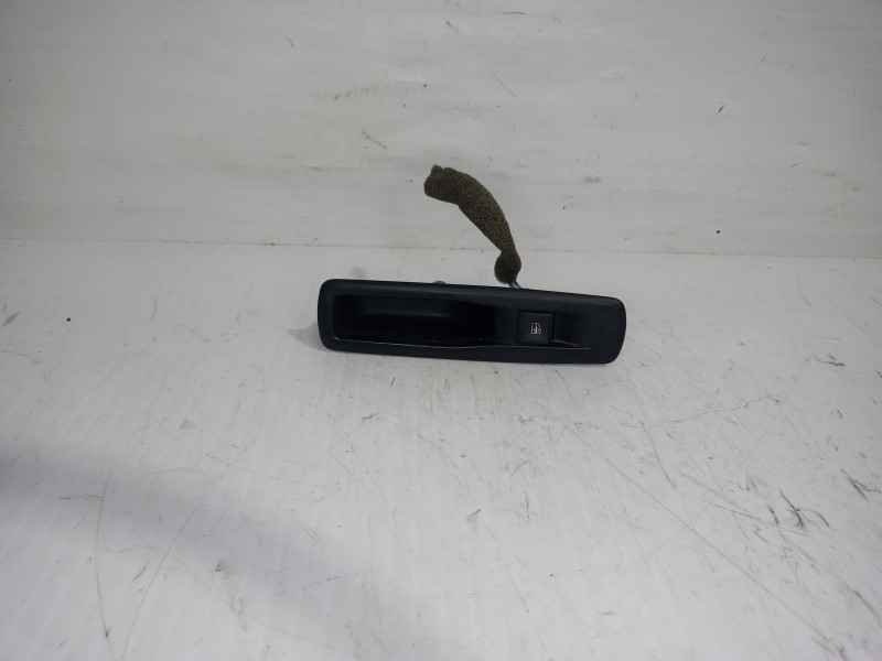 Recambio de mando elevalunas trasero izquierdo para renault scenic iii bose edition referencia OEM IAM 829500004R  