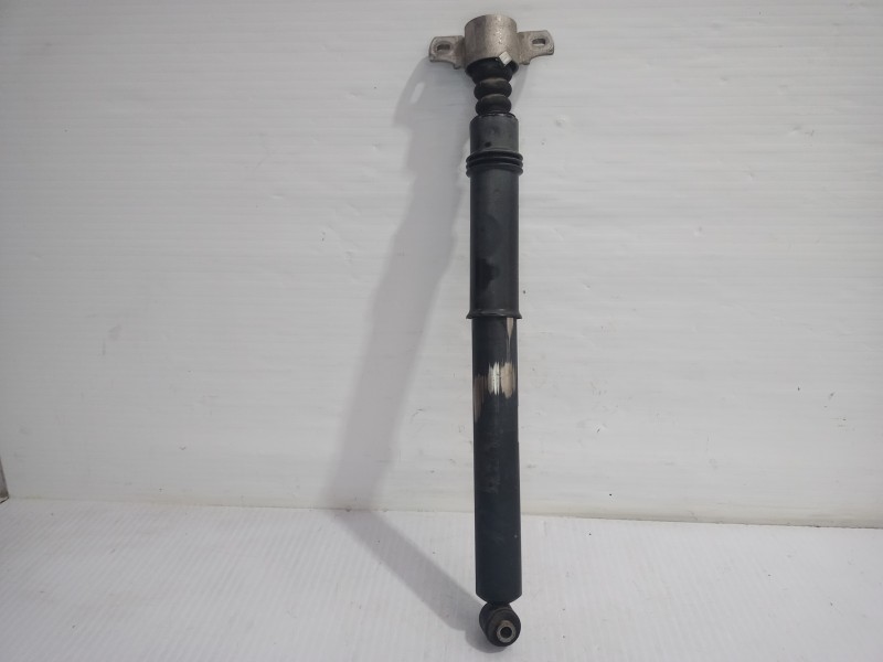Recambio de amortiguador trasero derecho para peugeot 3008 style referencia OEM IAM 5206RT  