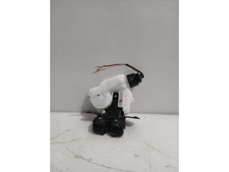 Recambio de cerradura maletero / porton para toyota yaris (_p21_, _pa1_, _ph1_) 1.5 hybrid (mxph11) referencia OEM IAM 693500209