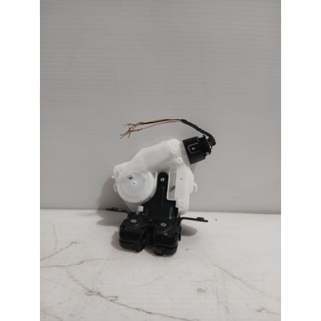 Recambio de cerradura maletero / porton para toyota yaris (_p21_, _pa1_, _ph1_) 1.5 hybrid (mxph11) referencia OEM IAM 693500209