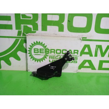 Recambio de soporte / guia puerta corredera para renault kangoo profesional referencia OEM IAM 497645  