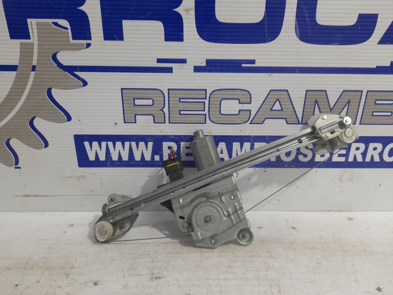 Recambio de elevalunas trasero derecho para opel astra h ber. 1.7 16v cdti referencia OEM IAM 994890100  