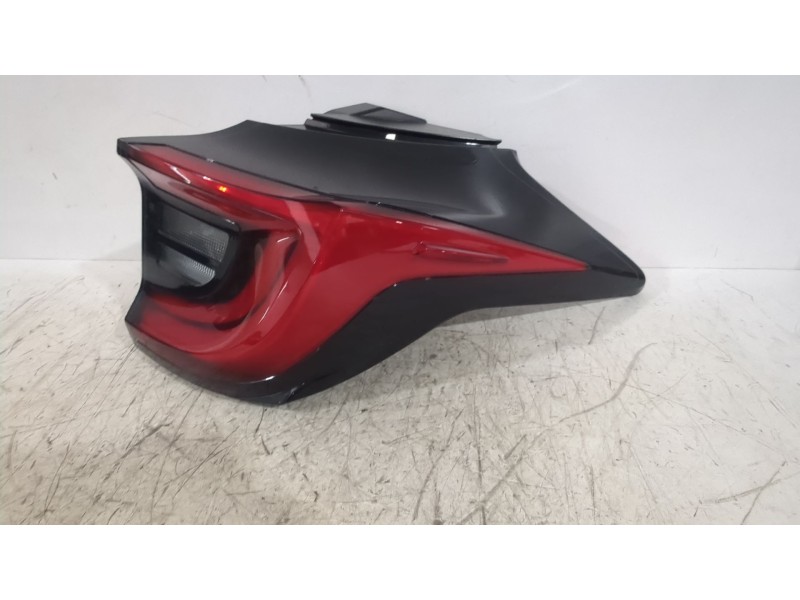 Recambio de piloto trasero derecho para toyota yaris (_p21_, _pa1_, _ph1_) 1.5 hybrid (mxph11) referencia OEM IAM 81551K0040  