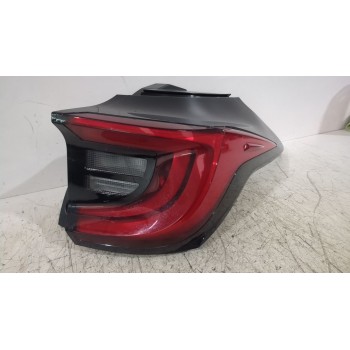 Recambio de piloto trasero derecho para toyota yaris (_p21_, _pa1_, _ph1_) 1.5 hybrid (mxph11) referencia OEM IAM 81551K0040  