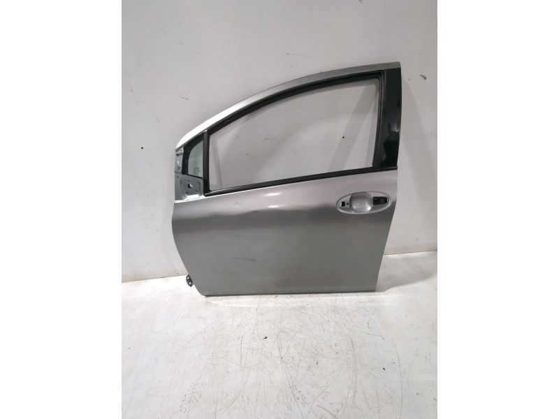 Recambio de puerta delantera izquierda para toyota yaris (_p9_) 1.33 vvt-i (nsp90_) referencia OEM IAM 670020D170  
