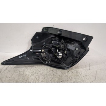 Recambio de piloto trasero derecho para toyota yaris (_p21_, _pa1_, _ph1_) 1.5 hybrid (mxph11) referencia OEM IAM 81551K0040  