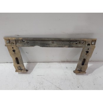 Recambio de travesaño inferior para renault scenic ii authentique referencia OEM IAM 8200761565  