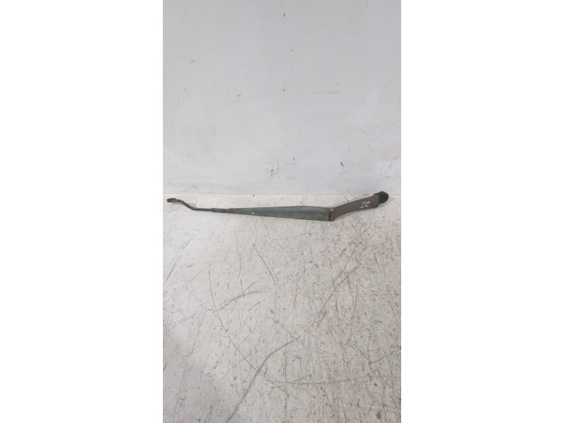 Recambio de brazo limpia delantero izquierdo para hyundai tucson (jm) 2.0 crdi referencia OEM IAM F00S510141  