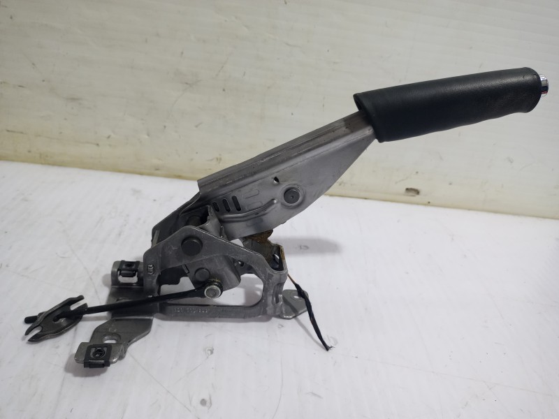 Recambio de palanca freno para skoda yeti active referencia OEM IAM 1Z1711303  