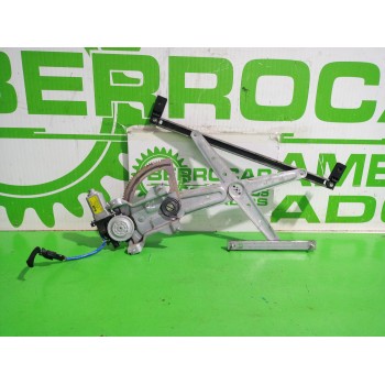 ELEVALUNAS DELANTERO DERECHO 824603E000 