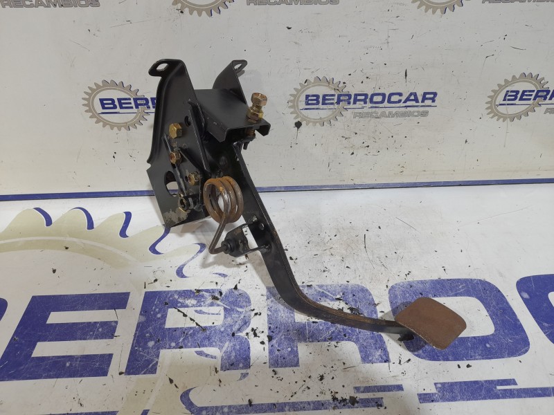 Recambio de pedal embrague para mitsubishi montero (l040) 2.5 turbodiesel referencia OEM IAM MB012669  