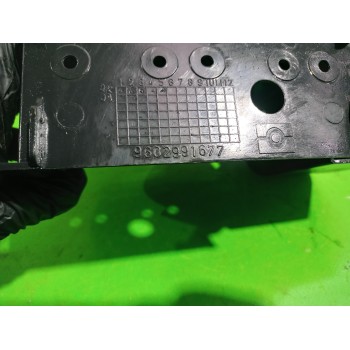 Recambio de moldura para peugeot partner (s1) 2.0 hdi cat referencia OEM IAM 9602991677  