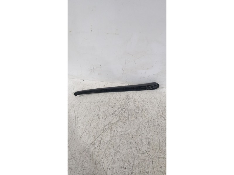 Recambio de brazo limpia trasero para hyundai tucson (jm) 2.0 crdi referencia OEM IAM 988112E500  