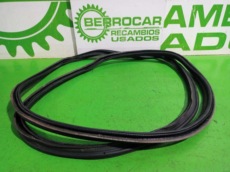 Recambio de goma contorno para volkswagen golf vi (5k1) advance referencia OEM IAM 1K6827705B  