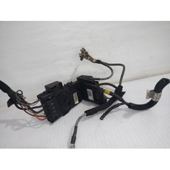 Recambio de caja reles / fusibles para peugeot 3008 style referencia OEM IAM 9666527580  
