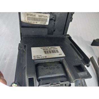 Recambio de caja reles / fusibles para peugeot 3008 style referencia OEM IAM 9666527580  