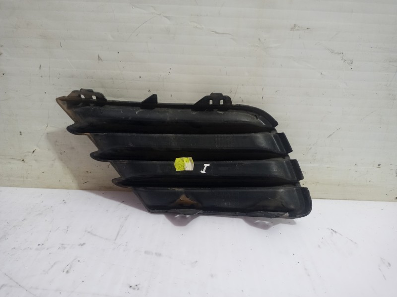 Recambio de rejilla paragolpes izquierda para peugeot 207 confort referencia OEM IAM 9688075477  