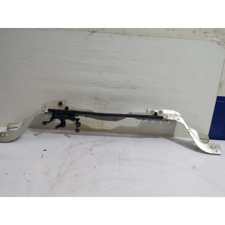 Recambio de travesaño superior para peugeot bipper tepee basis referencia OEM IAM 7106F6  