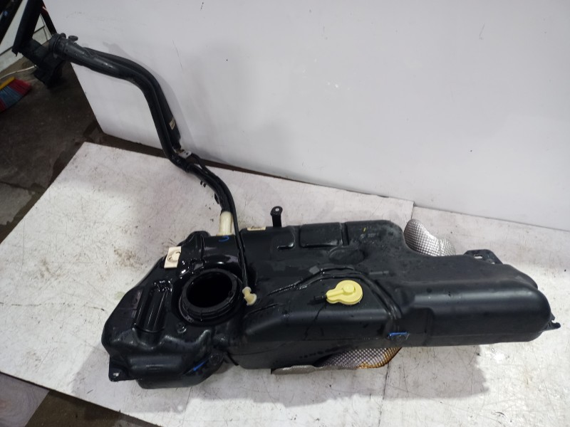 Recambio de deposito combustible para peugeot 3008 style referencia OEM IAM 1612073880  