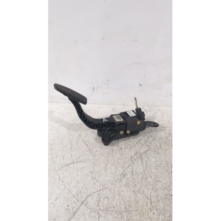 Recambio de pedal acelerador para hyundai tucson (jm) 2.0 crdi referencia OEM IAM 01550831  