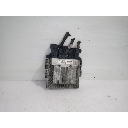 Recambio de centralita motor uce para renault scenic iii bose edition referencia OEM IAM 237104833R  