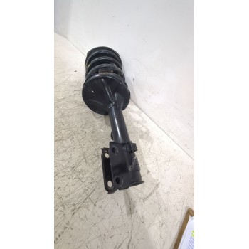 Recambio de amortiguador delantero derecho para hyundai tucson (jm) 2.0 crdi referencia OEM IAM 546612E500  