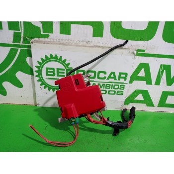 Recambio de caja reles / fusibles para renault kangoo profesional referencia OEM IAM 8200463743  