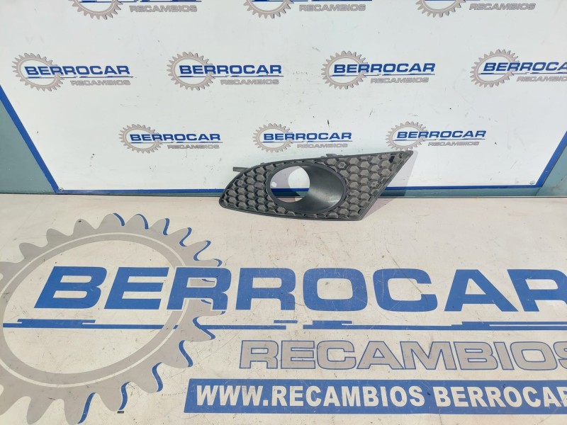 Recambio de rejilla paragolpes izquierda para seat leon (1p1) referencia OEM IAM 1P0853665A  
