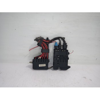 CAJA RELES / FUSIBLES 243880001R 