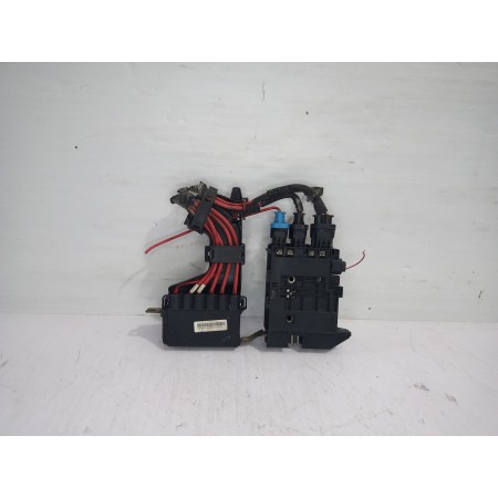 Recambio de caja reles / fusibles para renault scenic iii bose edition referencia OEM IAM 243880001R  