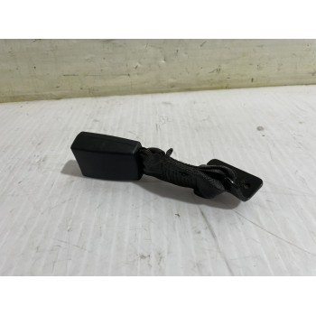 Recambio de enganche cinturon trasero derecho para fiat 500 cabrio (150) aniversario referencia OEM IAM 34045524  