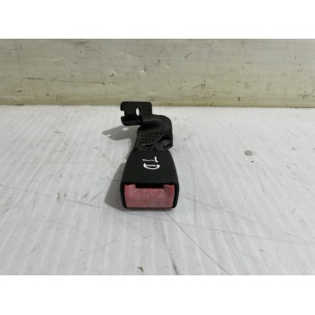 Recambio de enganche cinturon trasero derecho para fiat 500 cabrio (150) aniversario referencia OEM IAM 34045524  